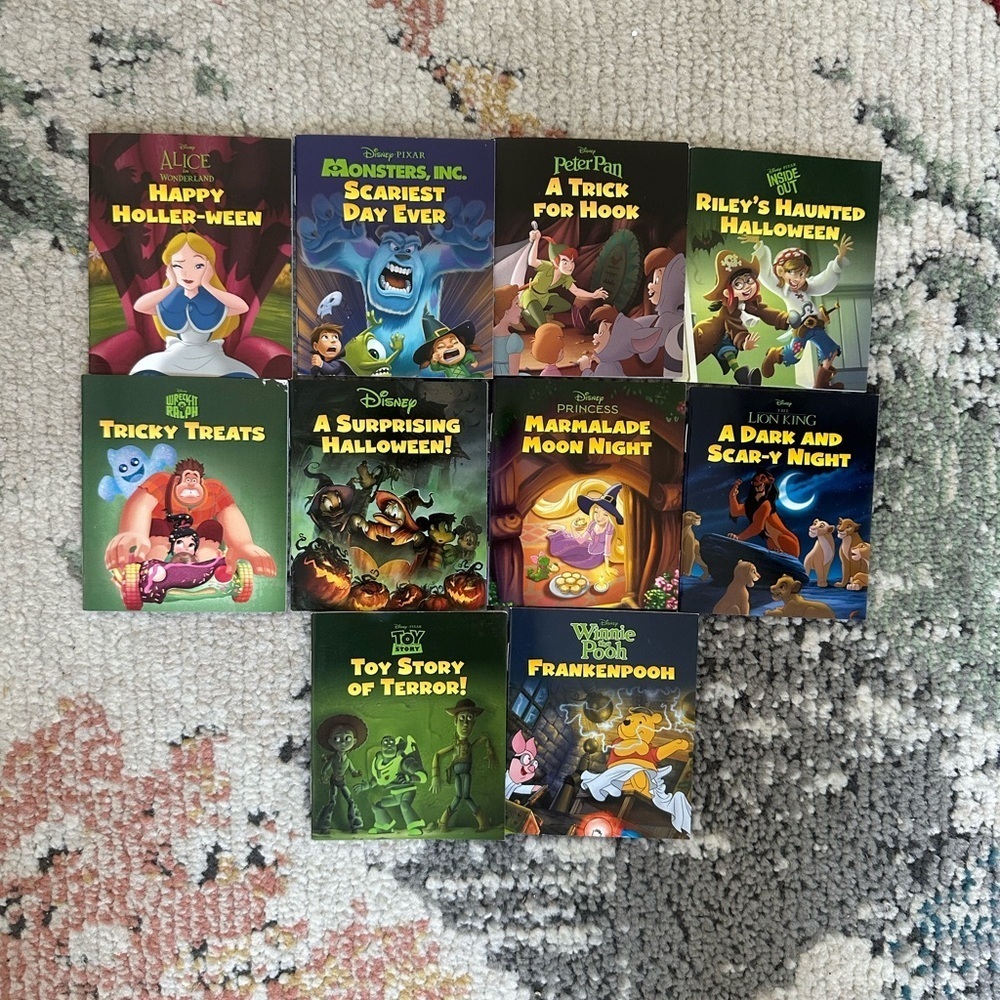 Lot of 10 Disney Collector’s Halloween Mini Books